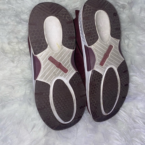Orthofeet burgundy sneakers size 10 wide - Picture 6 of 7